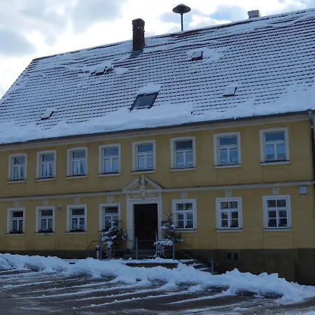 Goldenes Roessle Inn *