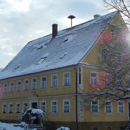 Goldenes Roessle Inn *